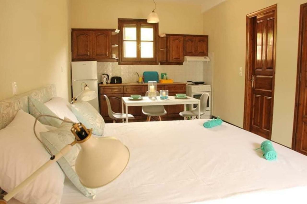 Apartmán Wilson & Andrew House - Wanderlust Avliótes Exteriér fotografie
